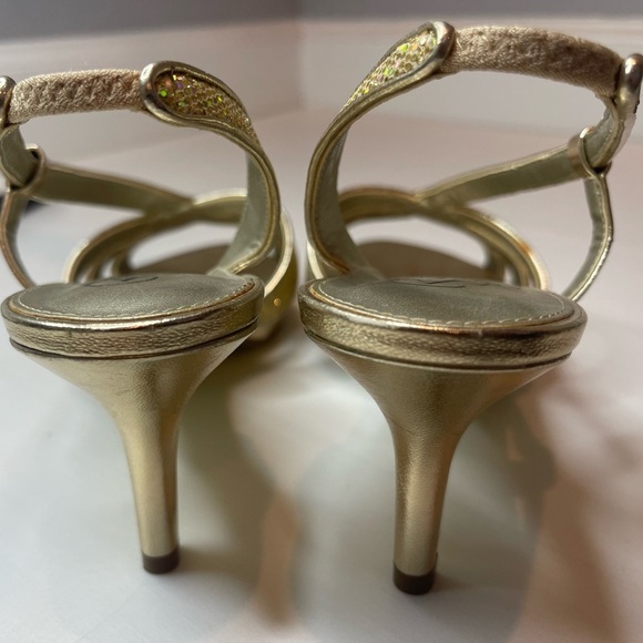 Adrianna Papell Gold Metallic Heels Size 8.5 - Picture 5 of 9